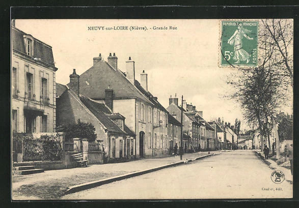 CPA Neuvy-sur-Loire, Grande Rue