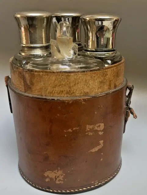 Ancien Étui Cylindrique en Cuir & ses 4 Flacons à Parfum à pans coupés