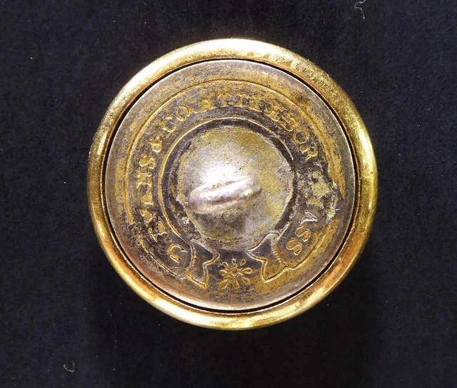 Excellent matching New Hampshire Civil War coat and cuff button set - NH200D/Ds 3