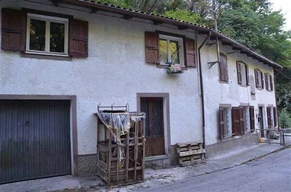 House for sale private overseas property near Verona in Italy House for sale private overseas property near Verona in Italy