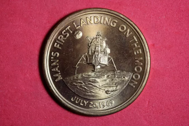 1969 Apollo 11 Man's First Landing on The Moon Commemorative Medal #M19657