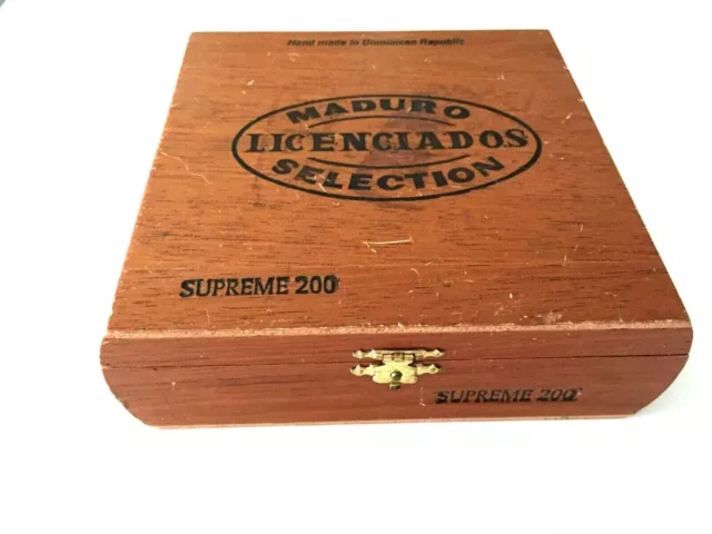 CIGAR BOX   Collectible   "MADURO LICENCIADOS SELECTION" DOMINICAN REPUBLIC