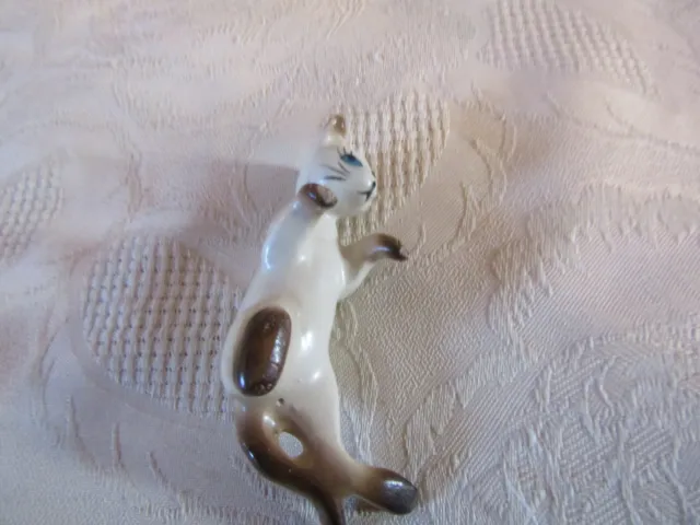 Vintage retro Small Siamese Hanging Glass Cat Ornament Figurine 8cm longest