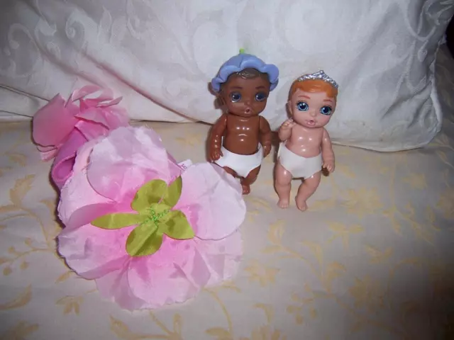 BLOOMING SURPRISE BABY BORN DOLLS Drink Wet Change colour nappy Swaddle BED ZAPF