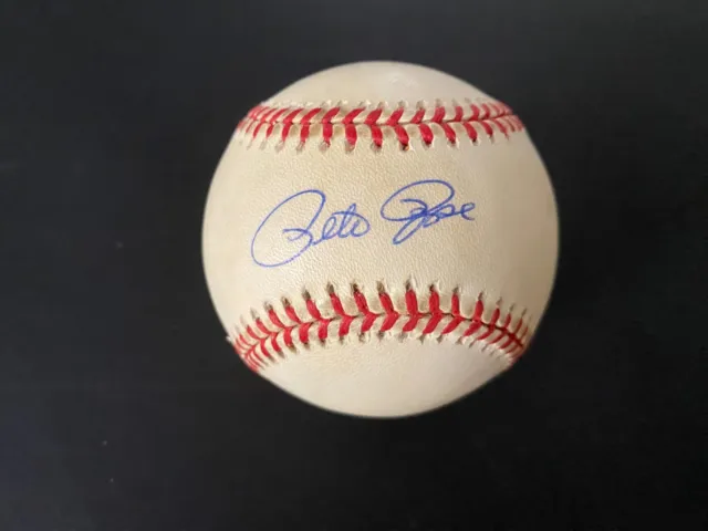 Pete Rose Autographed  Omlb Vintage Baseball Beautiful Aol-10 Signature