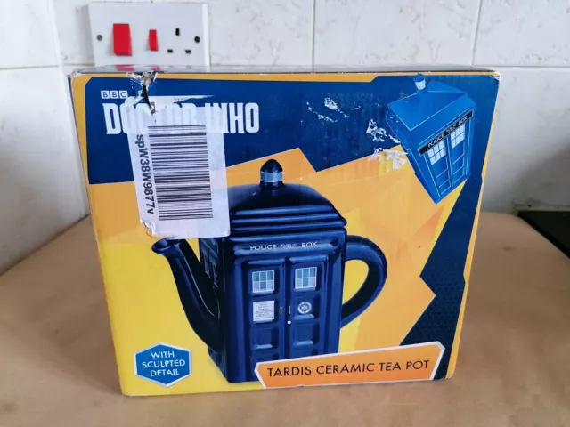 Doctor Who TARDIS Ceramic Tea Pot Zeon BBC 2009
