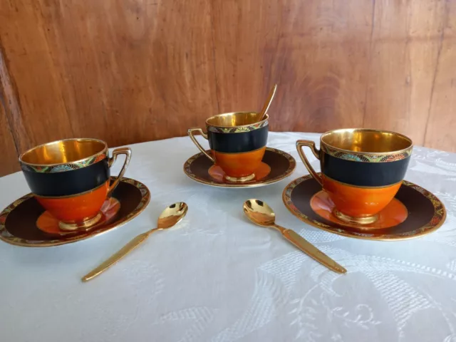 3 Anciennes Petites Tasses Et Sous Tasses A Cafe / Moka En Faience