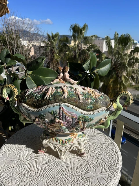 Lampe De Table Ancienne En Porcelaine Capodimonte Avec Chérubins, Fabrication Italienne