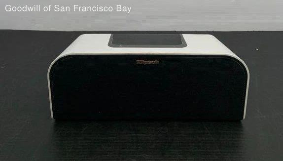 Klipsch Model KMC 3 Music 18V Batteries Powered Portable Center Loud Speaker Klipsch Model KMC 3 Music 18V Batteries Powered Portable Center Loud Speaker