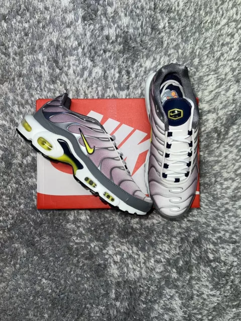 Nike Air Max Plus TN Violet Dust High Voltage UK 7 EU 41