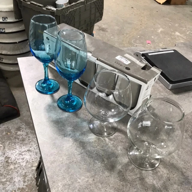 Assortment Of Dining Glassware (8)