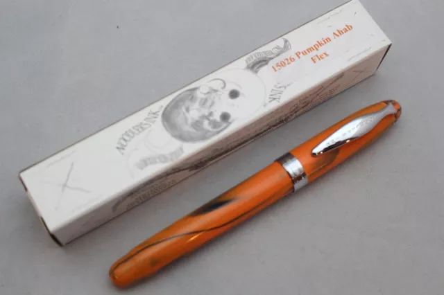 Noodlers Pumpkin Ahab Piston Flex Nib Fountain Pen