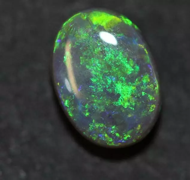 AUSTRALIAN LIGHTNING RIDGE semi- black opal 1.93 cts 2