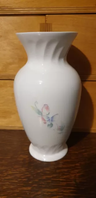 Beautiful Aynsley English Fine bone china Little Sweetheart vase excellent cond. 2