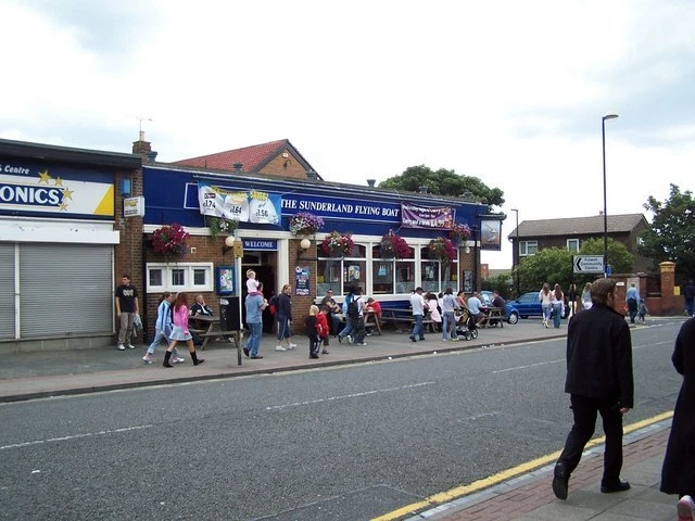 Photo 6x4 Sunderland Flying Boat Public House Sunderland/NZ3957 Now name c2004