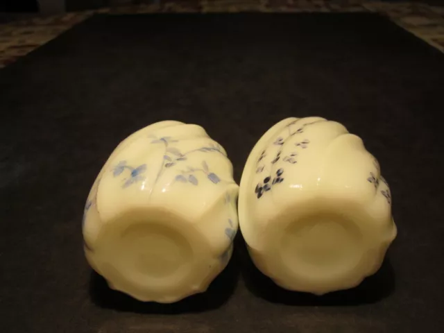 Old Consolidated Glass Princess Swirl Salt & Pepper Shakers 2