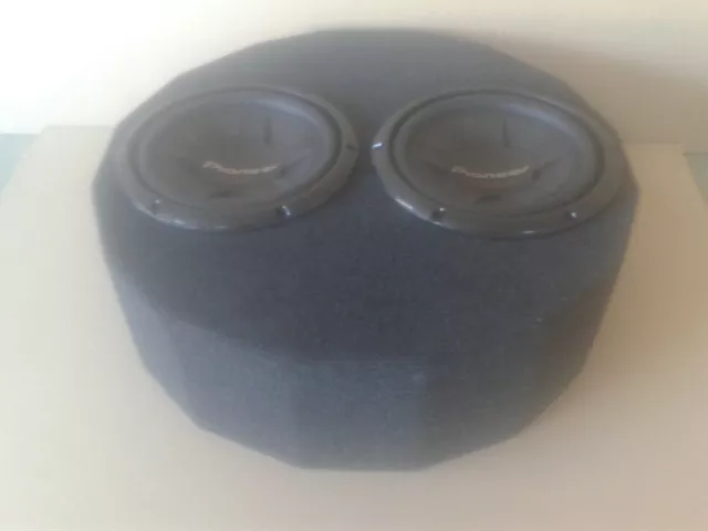 VW Passat B7 Reserveradgehäuse inkl PIONEER 2x12" Subwoofer