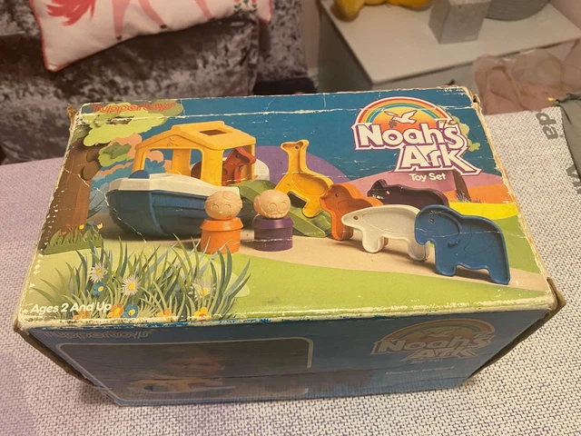 TUPPERWARE NOAH'S ARK with Paired Animals, Noah and Wife still