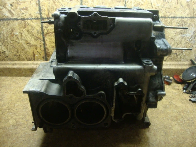 1980 Honda GL1100 GL 1100 Gold Wing Engine Motor Crankcase Crank Case Cylinder
