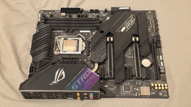 ASUS STRIX Z490-E I7 10700F MOTHERBOARD CPU lGA 1200 FAULTY