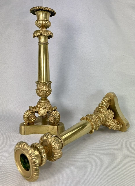 Magnifique Paire de bougeoirs d'époque restauration en bronze doré