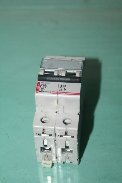 Legrand - Disjoncteur 25A 4P courbe C 400V~ - 407900