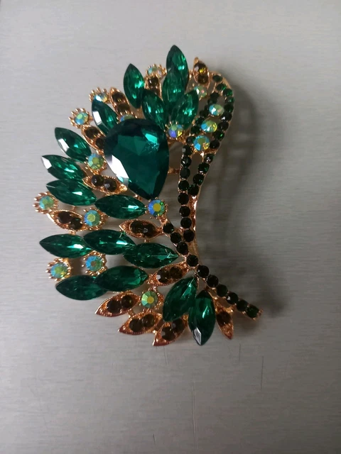 Pins / Broche Petit Cygne - Métal Doré Avec Pierre Rose Et Strass - Neuf Sans Emballage