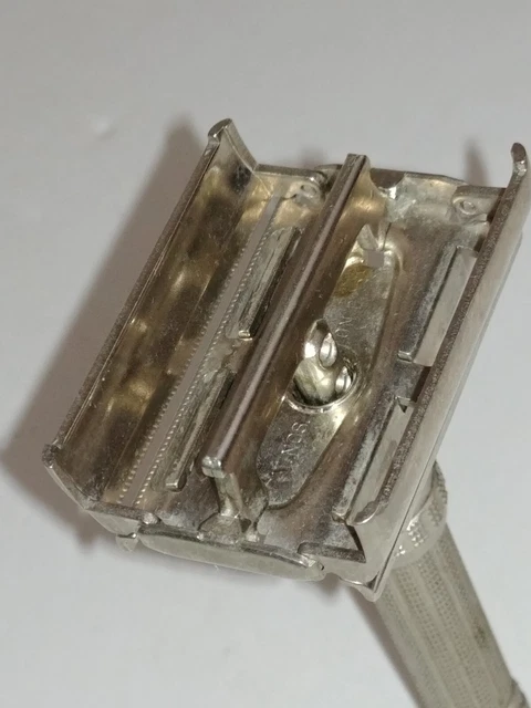Vintage Gillette DE Safety Razor Slim Adjustable 1-9 TTO Twist Open USA K-4 1965 9