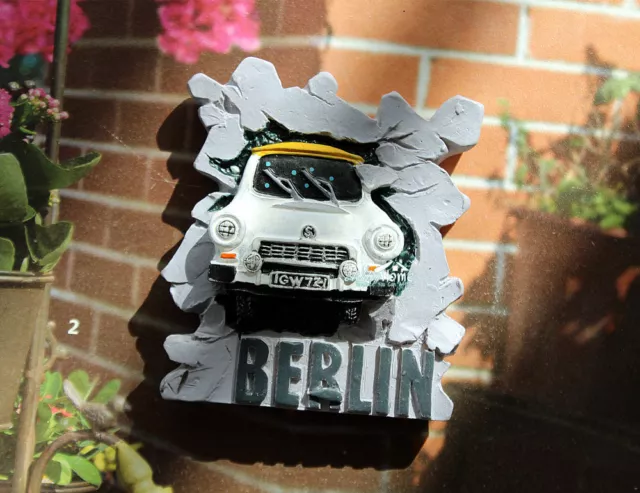 Ein Trabi bricht durch die Berliner Mauer Deutschland Kühlschrankmagnete Magnet