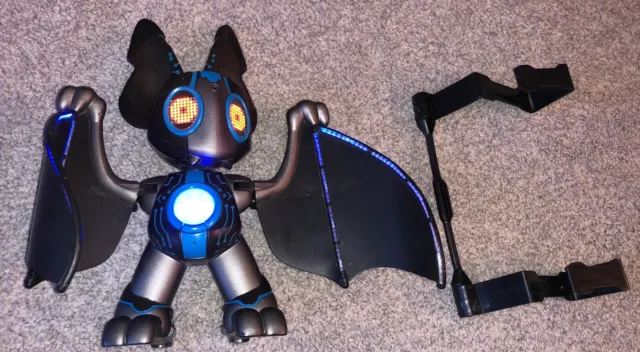Nocto Light-Up Bat Electronic Toy Robot with 50 Interactive Features. *Working*