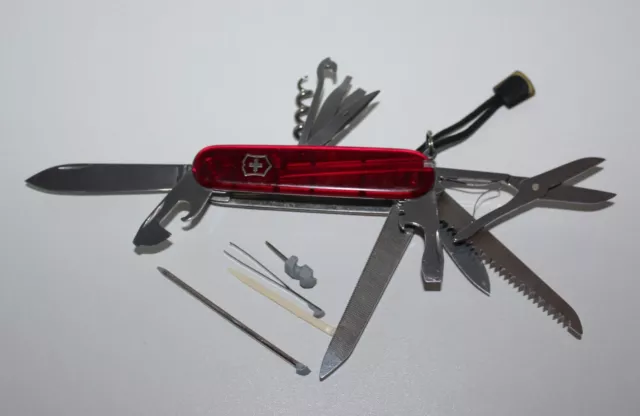 Couteau Suisse VICTORINOX 16 outils (ref:P504)