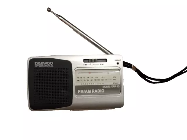 Daewoo Radio Despertador con Proyección y Radio Digital FM DCP-490