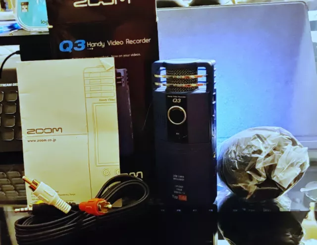 Zoom Q3 Handy Video Recorder Used | Tested