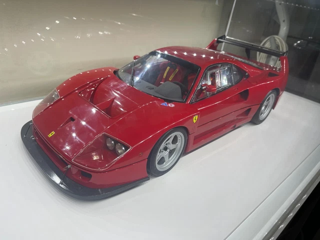FERRARI F40 rouge red sur socle montée 1/8 POCHER voiture miniature d collection