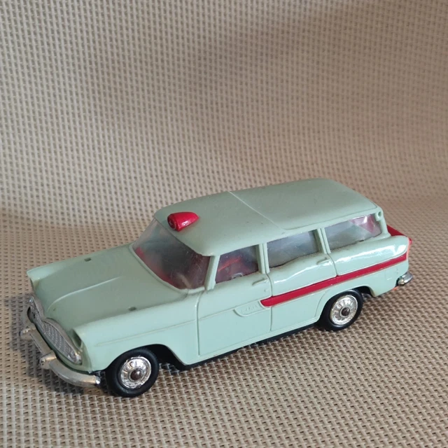 NOREV FRANCE 1/43 réf 41 : Simca Marly Ambulance (Ex