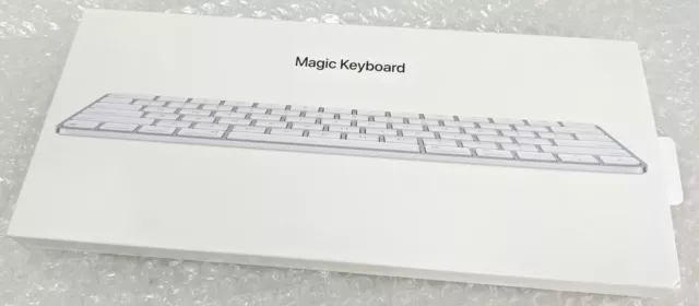 Genuine Apple MK2A3B/A A2450 Magic Keyboard - Silver &White (British English)