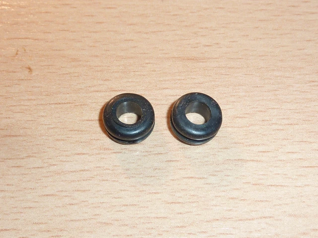 2pcs (2 pc.) Cable grommet / rubber grommet / cable entry (cable Ø 6 mm)
