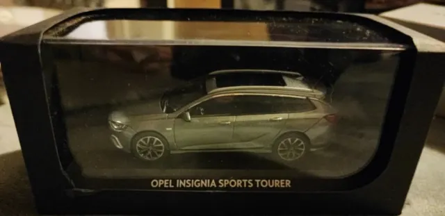 1:43 Opel Insignia Sports Tourer "Lichtgrau" Neu in OVP