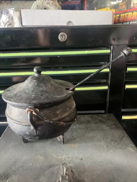 Vintage Cast Iron Smudge Pot Fireplace Starter hearth tool Cauldron