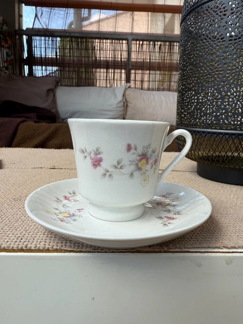 Tasse et soucoupe véritable porcelaine ITALY