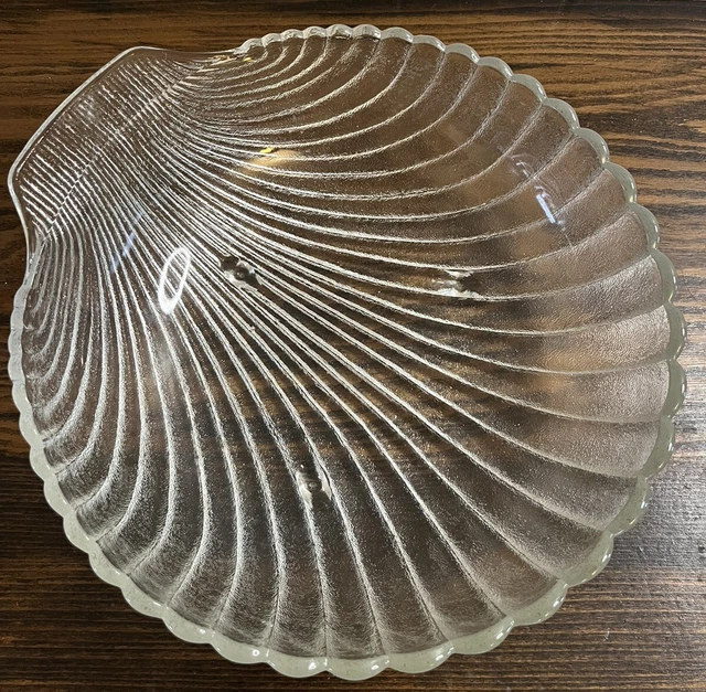 VINTAGE ANCHOR Hocking Glass Scallop Clam Shell Footed Serving Bowl