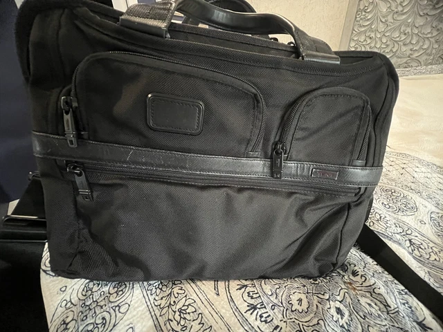 Tumi Alpha 2 #26145D2 Black T-Pass Expandable Briefcase Laptop Bag 