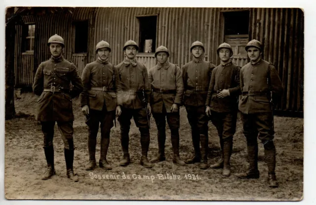 Thème VIE MILITAIRE - BITCHE Moselle CPA 57 CARTE PHOTO soldats souvenir 1921