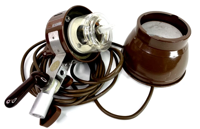 Speedotron Brown Line M11 Studio Flash Head plus Reflector and Bulbs