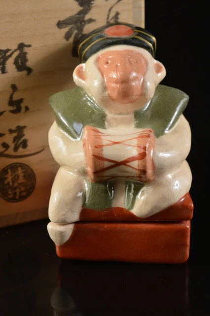 G6623: Japanese Raku-ware Monkey-shaped INCENSE CONTAINER, auto w/signed box
