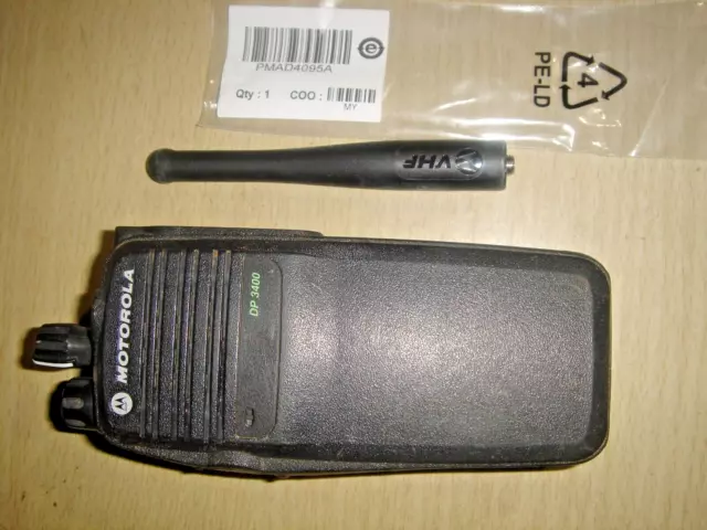 Motorola DP3400 VHF 136-174 MHz DMR batteria digitale c/w, clip da cintura e nuova antenna