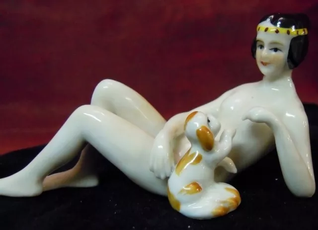 Figurine Chien Baigneuse Pin-up Sexy Nue Style Art Deco-allemand Style Art Nouve