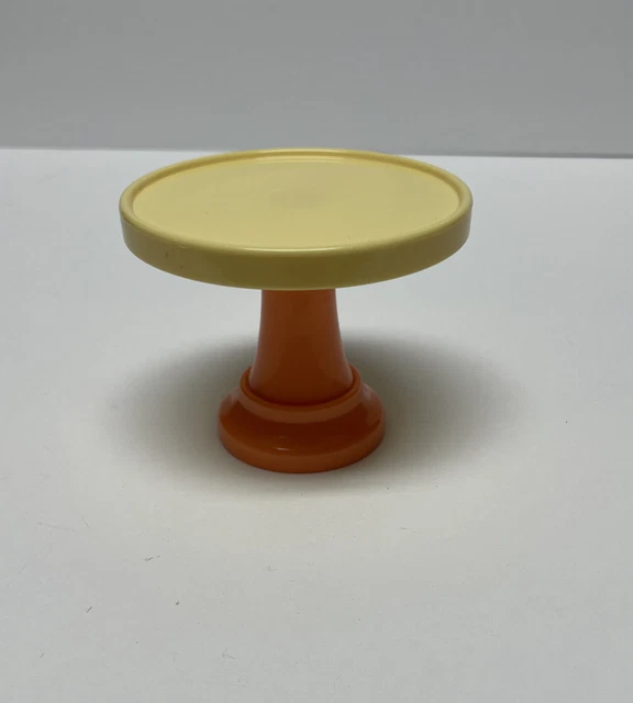 Mattel Dora the Explorer Castle Dollhouse 3 Inch Round Kitchen Table VGUC
