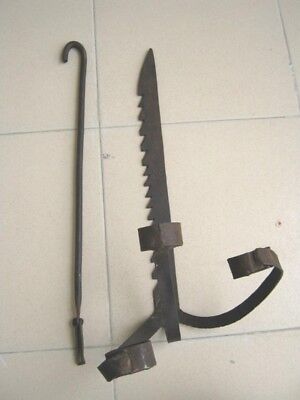 Wrought Iron Saw Tooth Adjustable Candle Holder For Three Candles