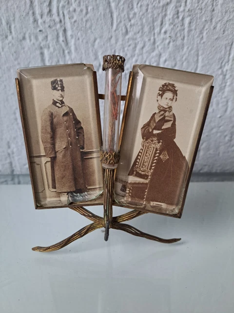 ANCIEN CADRE OVALE verre bombé fleurs séchées bouquet fond EUR 20,00 - FR